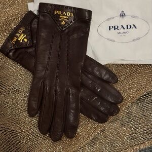 New* Elegant Prada Stamped Brown Lamb Leather Gloves